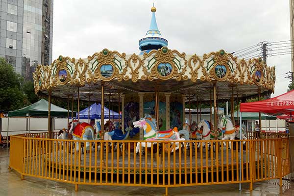 Dijual 24 Kursi Kuda Putar Laut